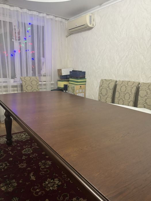 Продам стол обеденный