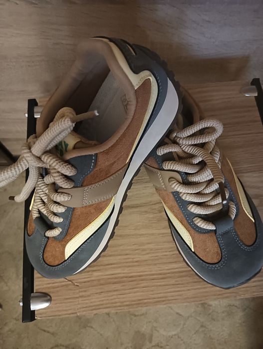 Новые кроссовки продам