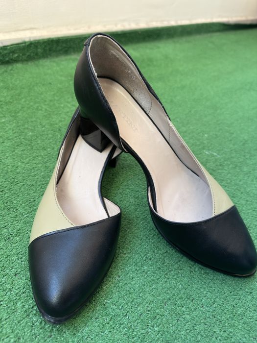 Елегантни дамски обувки от естествена кожа