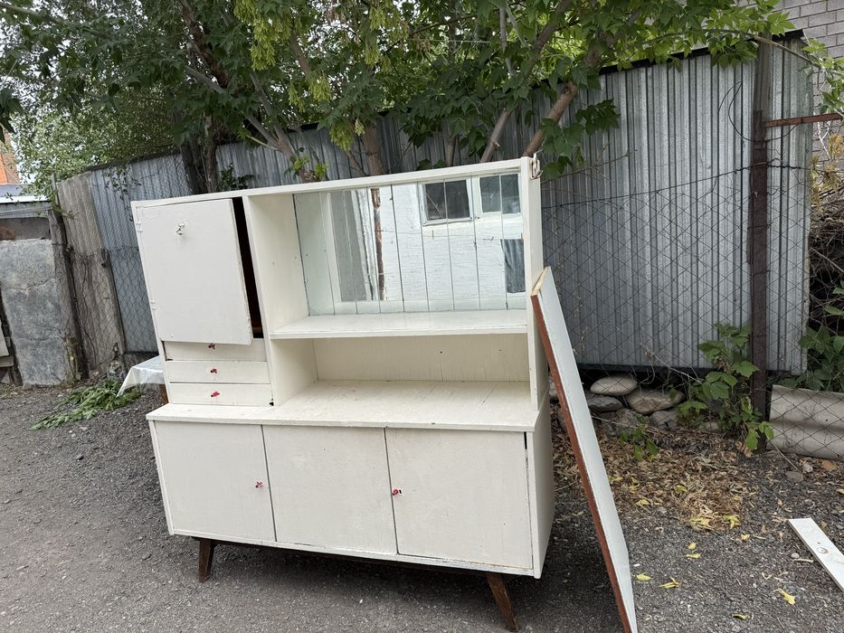 Шкаф с зеркальями