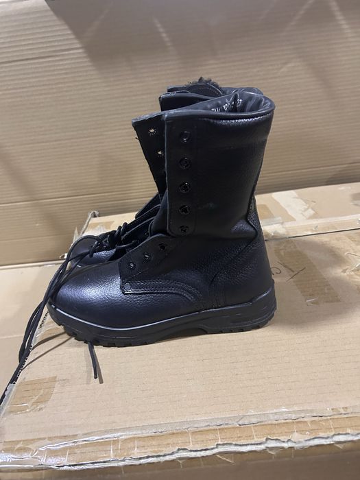 Продам зимние новые  берцы