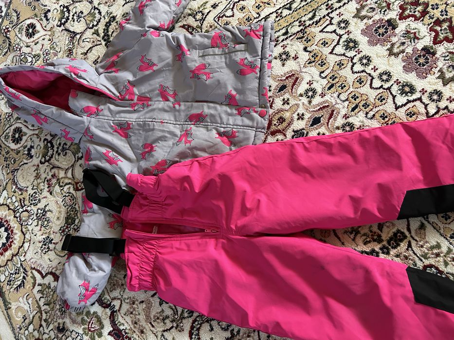 Продам комбинезон на девочку