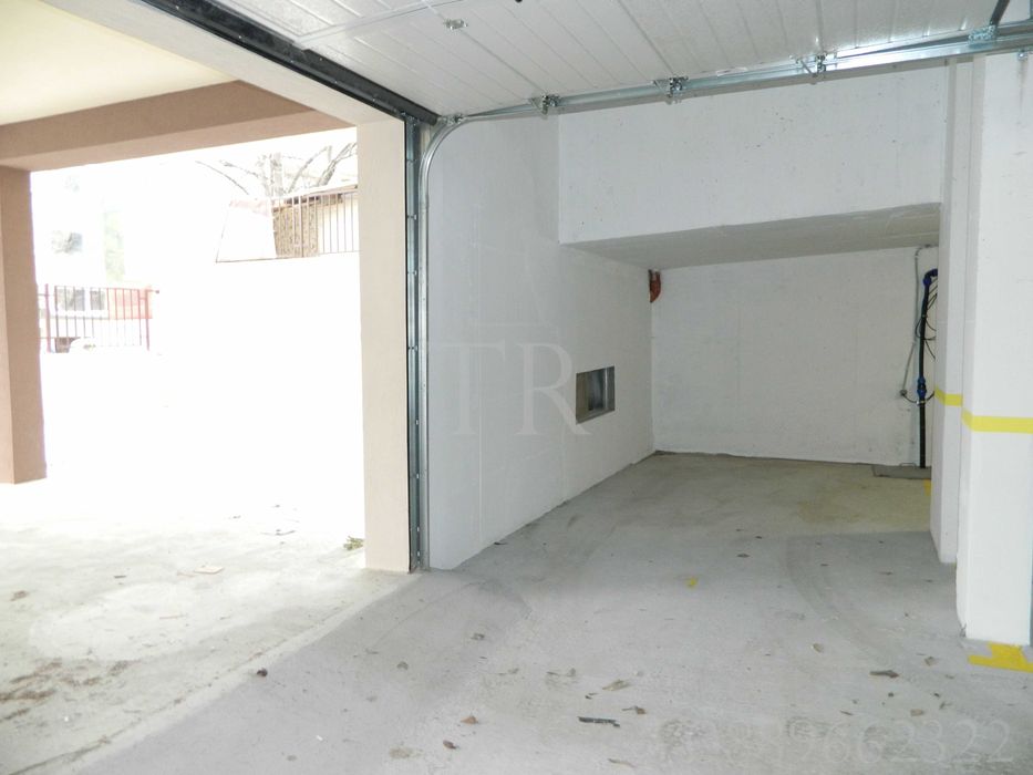 Дава се под наем Гараж / Паркомясто в Бургас, Лазур - 17 кв.м за 102 € - Снимка #2