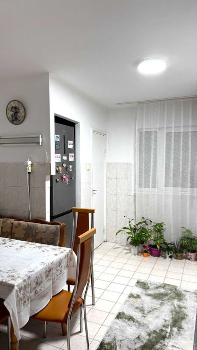 Schimb apartament 3 camere decomandat cu casa plus diferenta