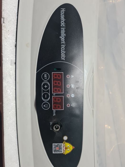 Inkubator yangi sotiladi