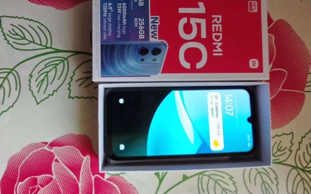 Vind telefon in stare foarte buna