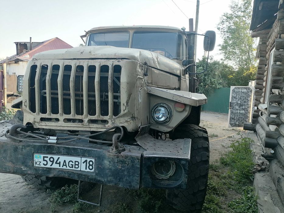 Урал лесовоз 1984 года