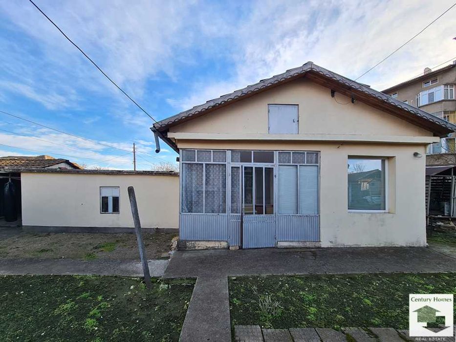 145269 Две къщи в един двор за продажба в гр. Полски Тръмбеш