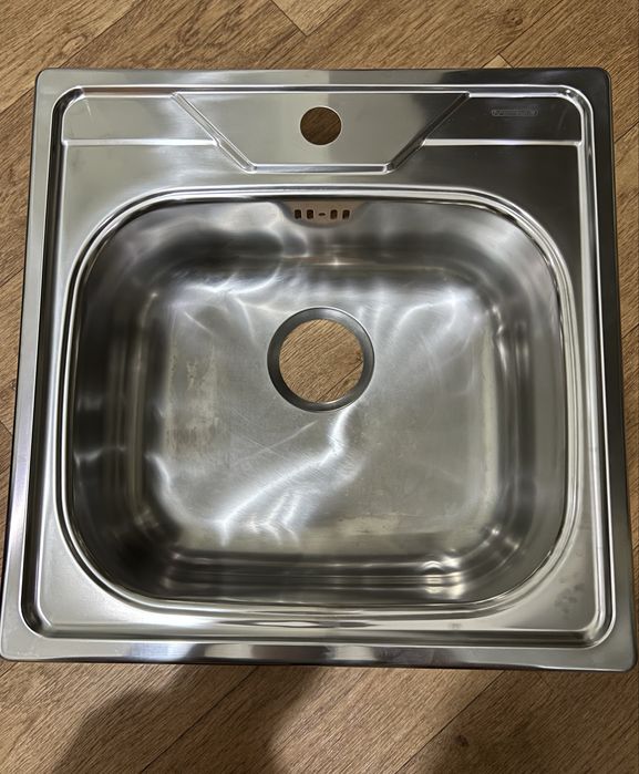 Мойка кухонная новая Турция. Kromevye. Комплект