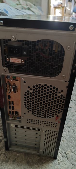 Компьютер бюджетный , игровой.