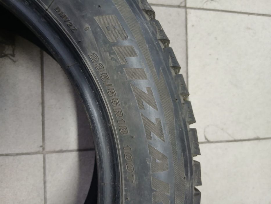 Продам зимние шины Bridgestone