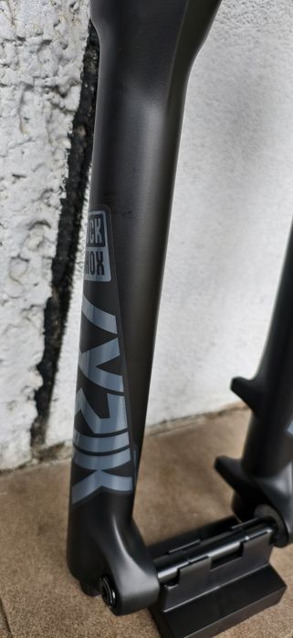 Нова Вилка Rockshox LYRIK RC 27.5" DebonAir 180mm 15x110mm