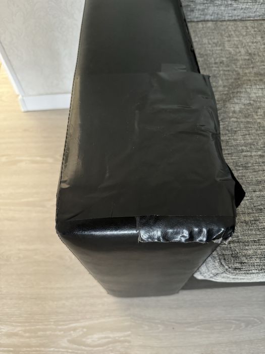 Диван с 3 подушками