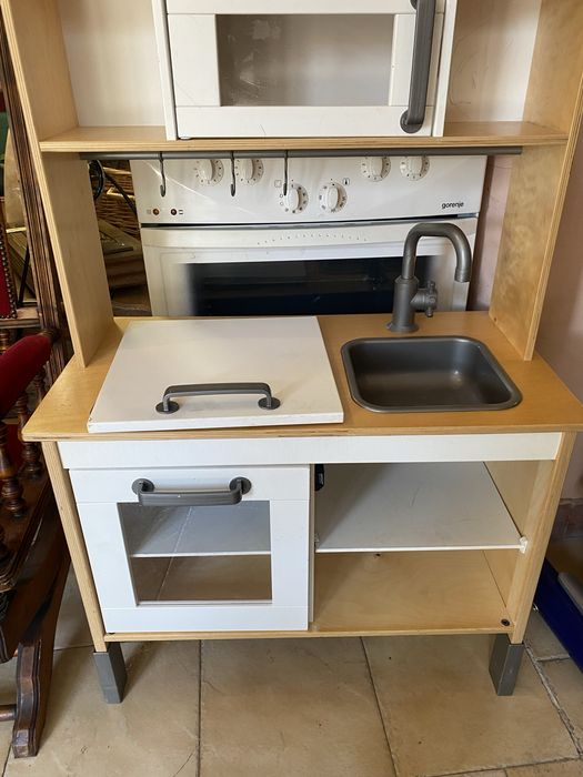 Продавам детска кухня