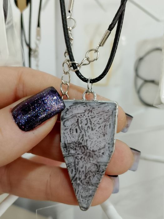 Ръчно изработени бижута и аксесоари от смола