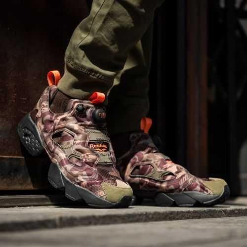REEBOK Instapump Fury, masura 40 limited edition, noi, in cutie.