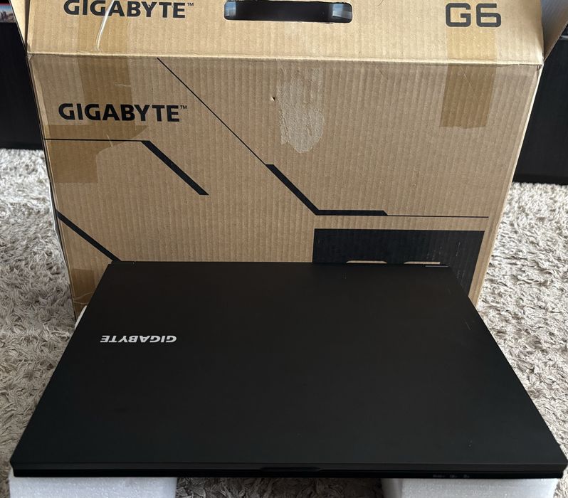 Ноутбук GigaByte G6