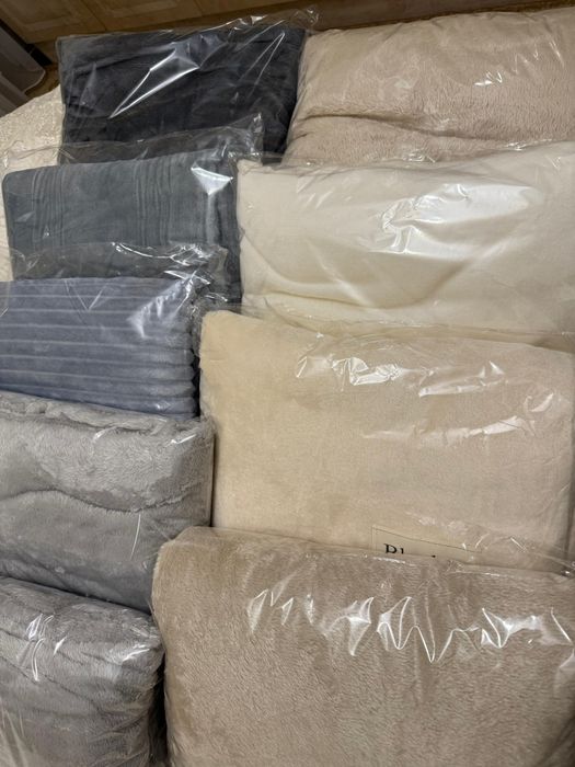 Продам пледы новые.