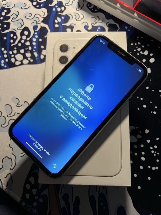 iPhone 11 в идеале заблокированный