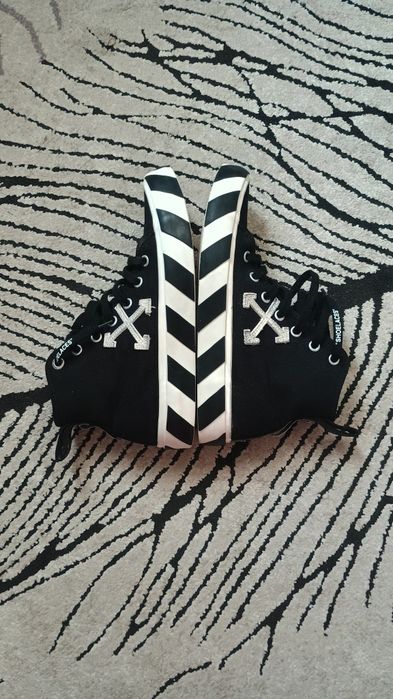 Off-White Mid Top Vulcanized