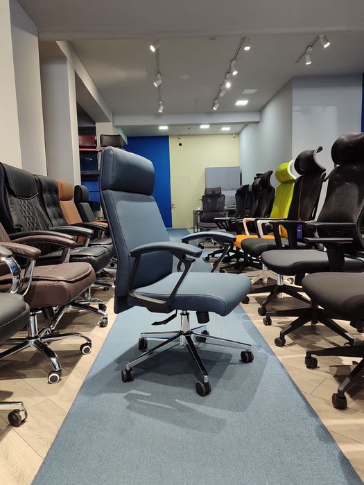 Офисное кресло для руководителя модель Elegant