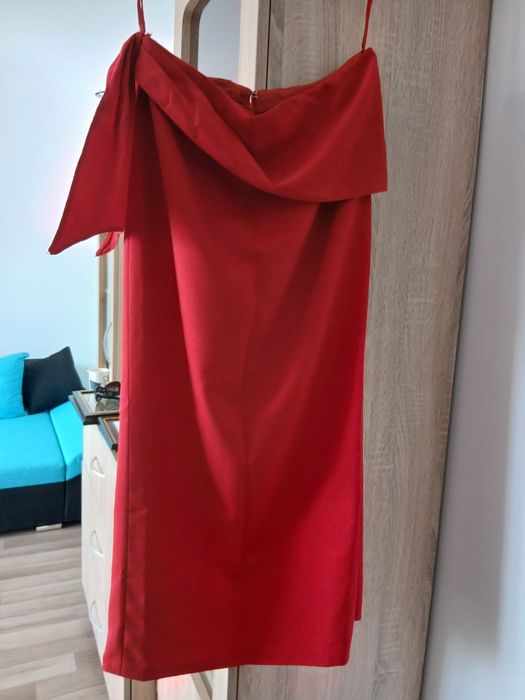 Vând rochie de ocazie și fustă