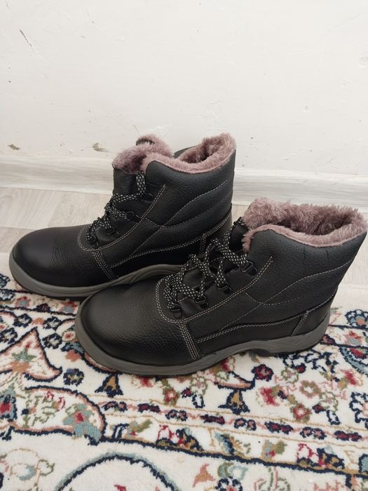 Спецботинка сатылады