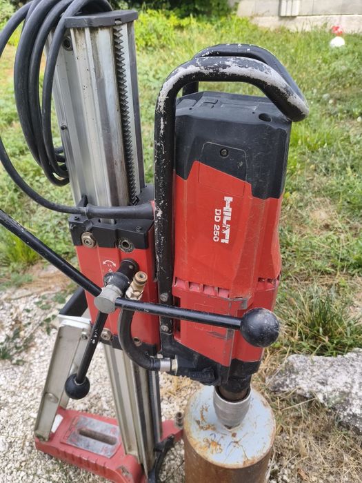 Hilti DD 250 + Hitli DD - HD 30 - Диамантено пробивна машина + статив
