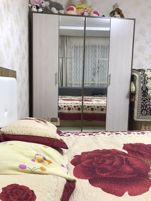 Комод с зеркалом