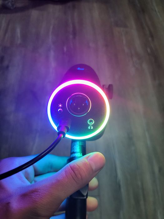 Microfon gaming (NOU)