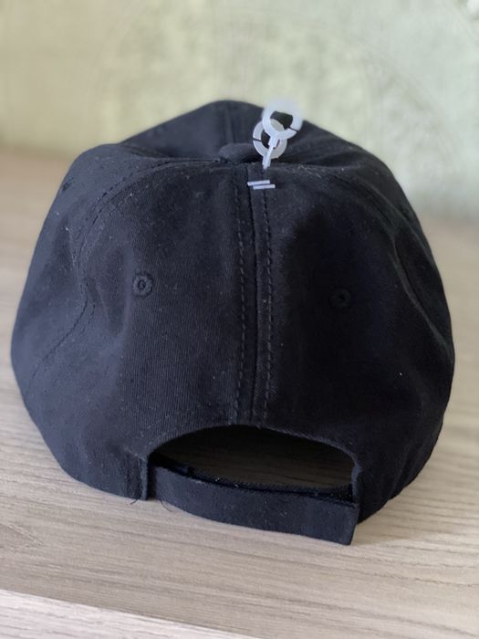 Бейсболки новые.