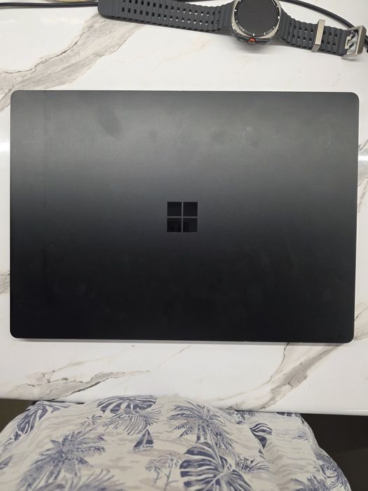 Microsoft Surface Laptop 4 Black 15,256gb 15 дюмовый