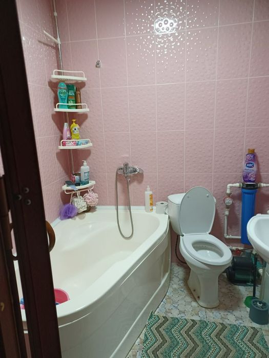 Продается 2 х ком кв с обстановкой