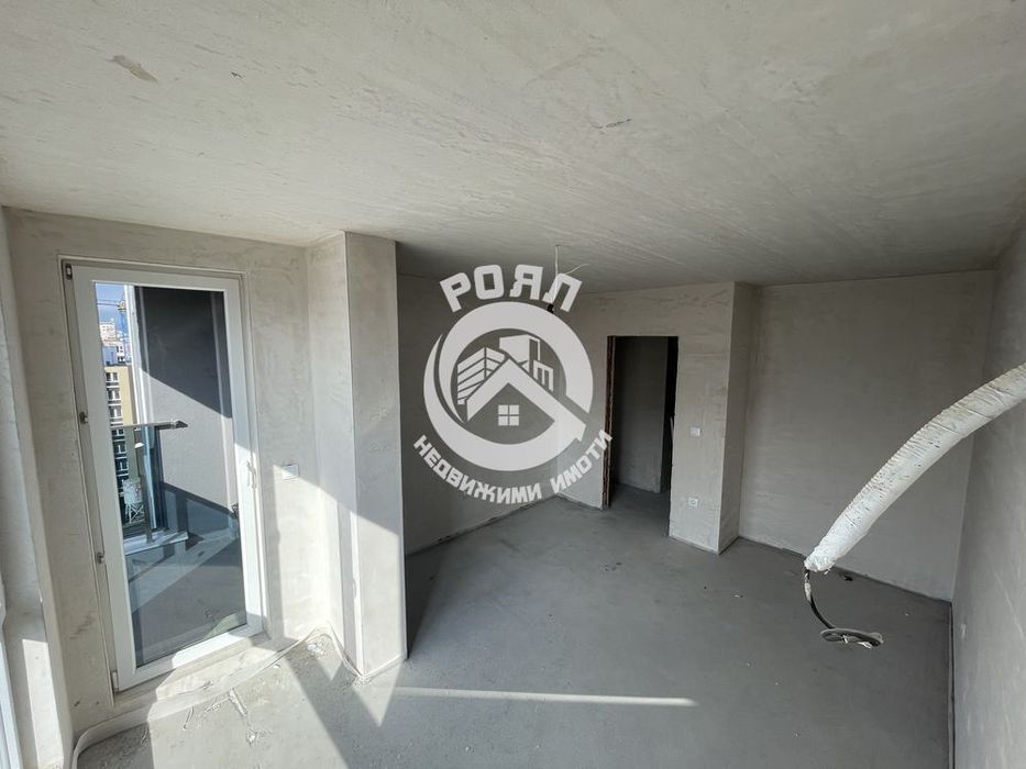 Продава се Тристаен апартамент в Пловдив, Гагарин - 120 кв.м за 975 €/кв.м - Снимка #1