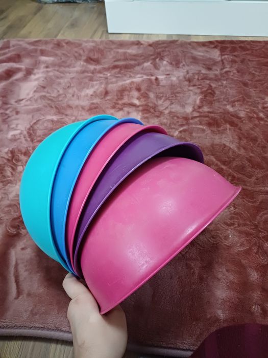 Посуда (пластмассовые чашки и эмалированные)