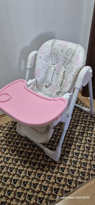 Scaun de hrănire pentru bebeluși