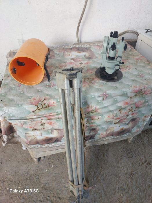 Теодолит новый в отличном состоянии