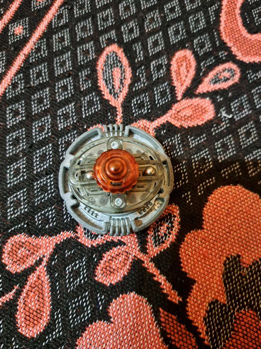 Beyblade Thunder Leone