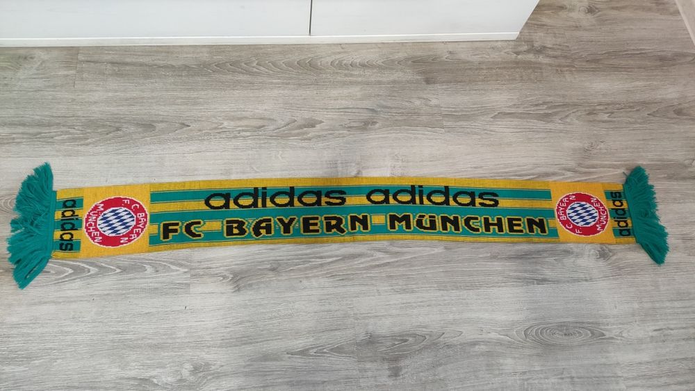 Ретро шал Adidas Bayern Munchen