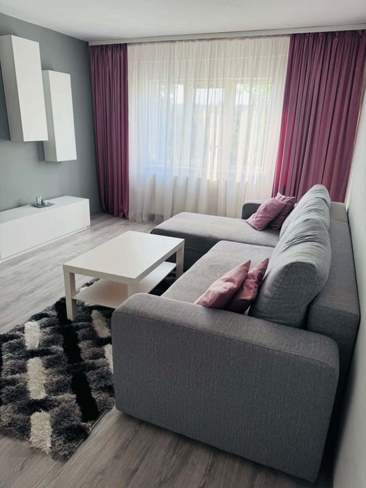 Inchiriez Apartament 2 comere decomandat