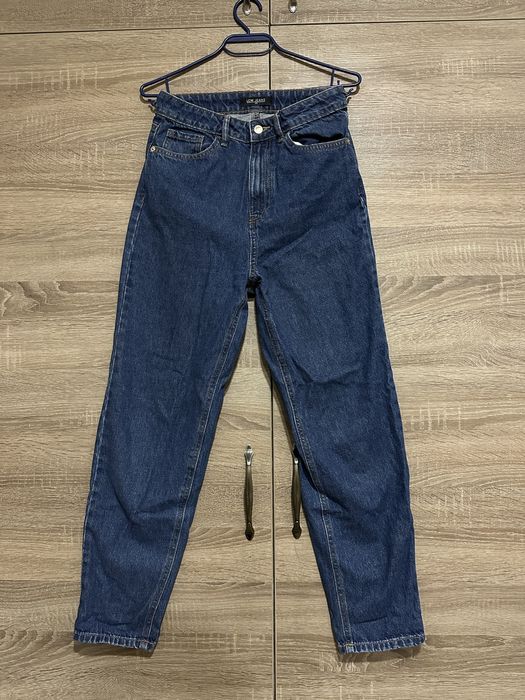 Продавам тъмносини дънки