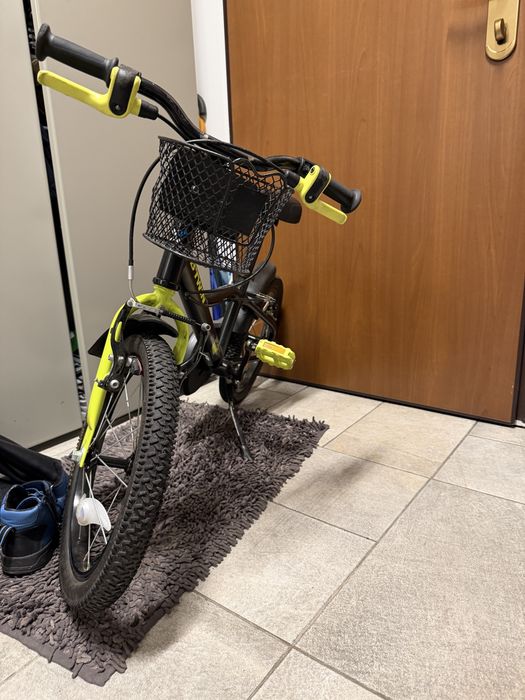 Vand Bicicleta B-Twin 16’ cu roti ajutatoare
