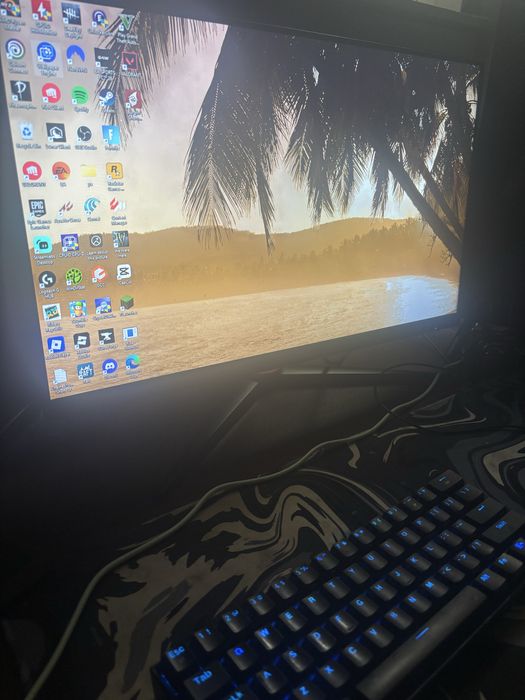 Calculator gaming + monitor ,tastatura si mouse