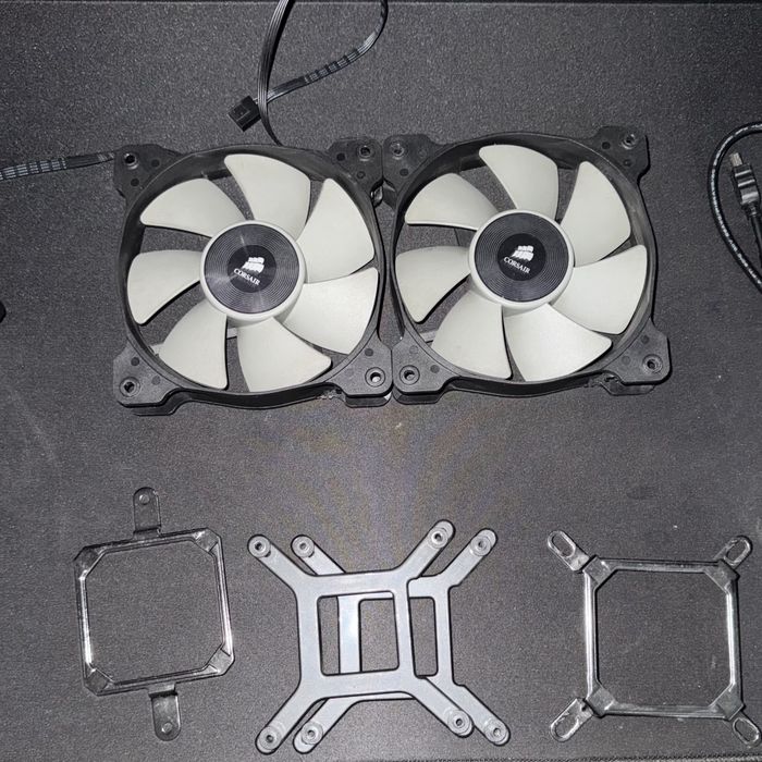 H80i Corsair Hydro series - водно охлаждане