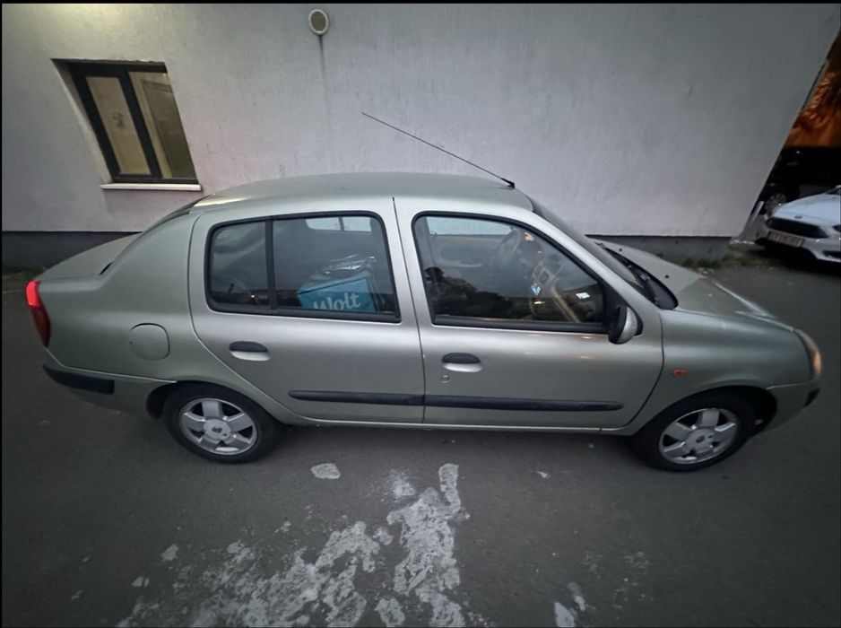 RENAULT Clio 2004 — imagine 2