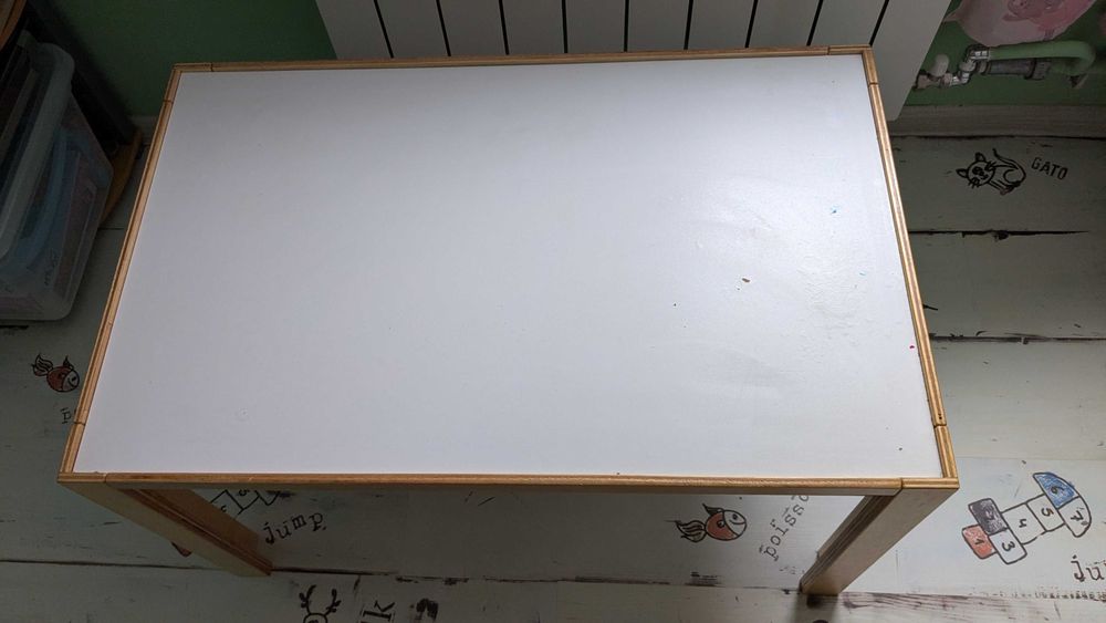 Детска маса по поръчка