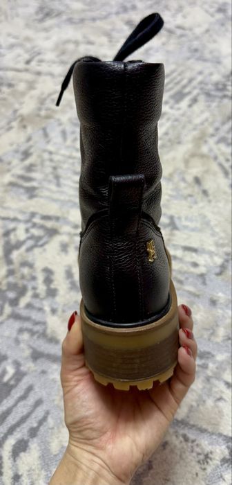 Продам ботинки Tommy Hilfiger