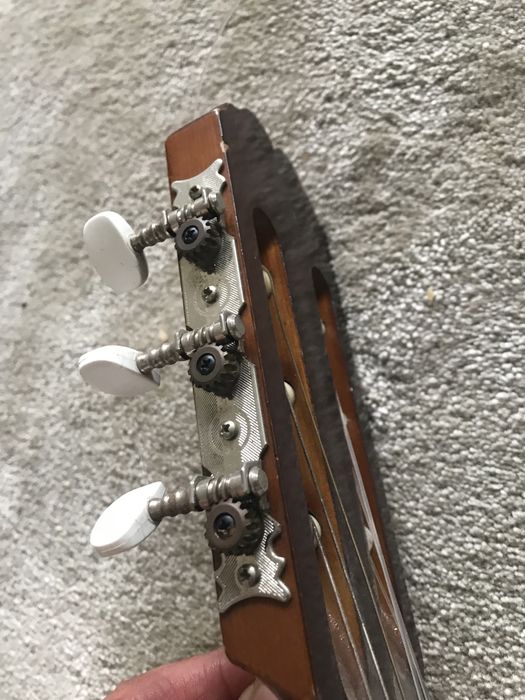 Vand chitara pictata, doar pentru display, decor