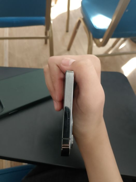 Продам Айфон 12 про макс