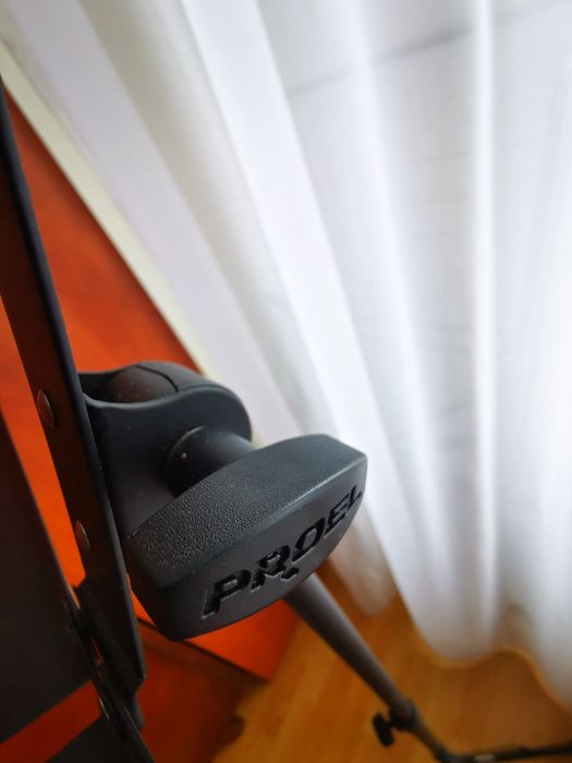 Stativ Proel impecabil